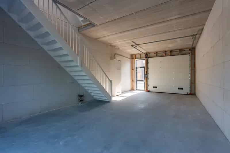 Bedrijfshal Alkmaar 172m2 3 bouwlagen te koop