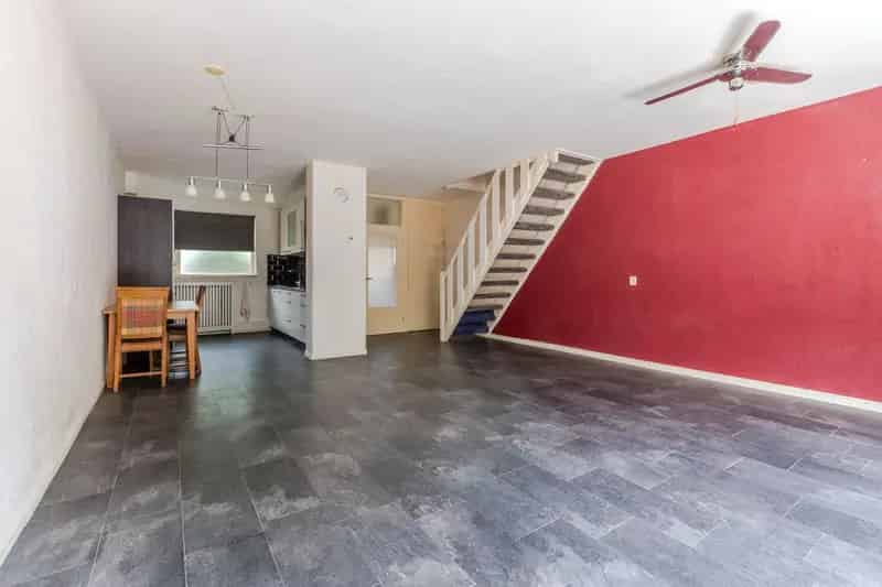 Huis te koop Nijmegen: Rustige starterswoning met tuin en carport