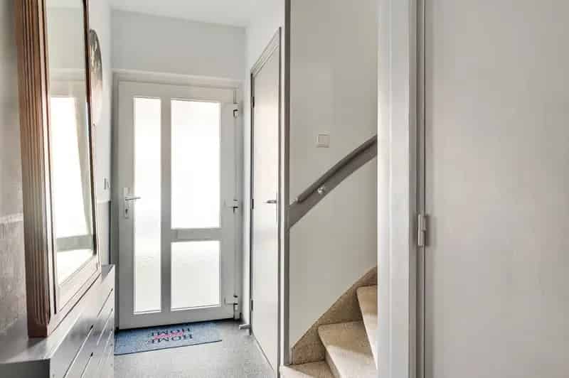 Moderne Middenwoning Ruime Tuin 3 Slaapkamers