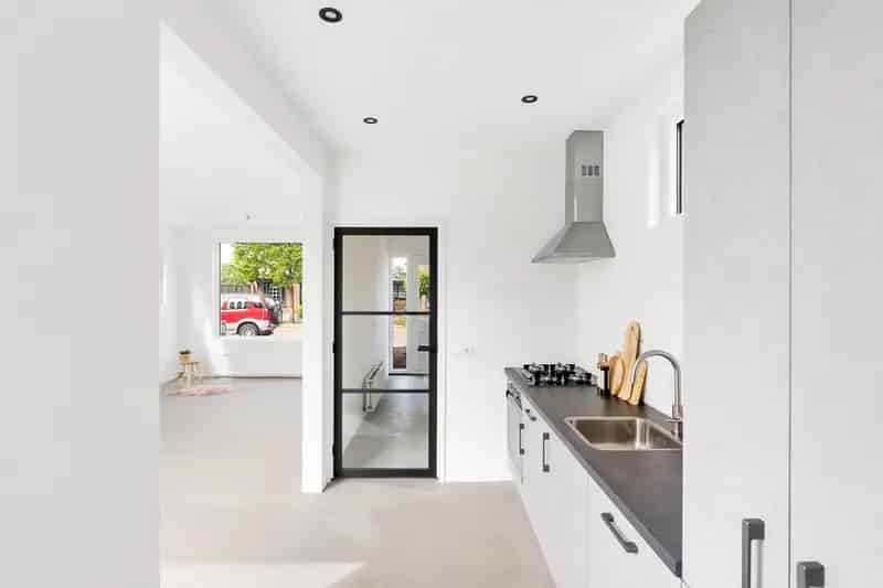 Geheel gerenoveerde woning Hoek 3 slaapkamers moderne keuken