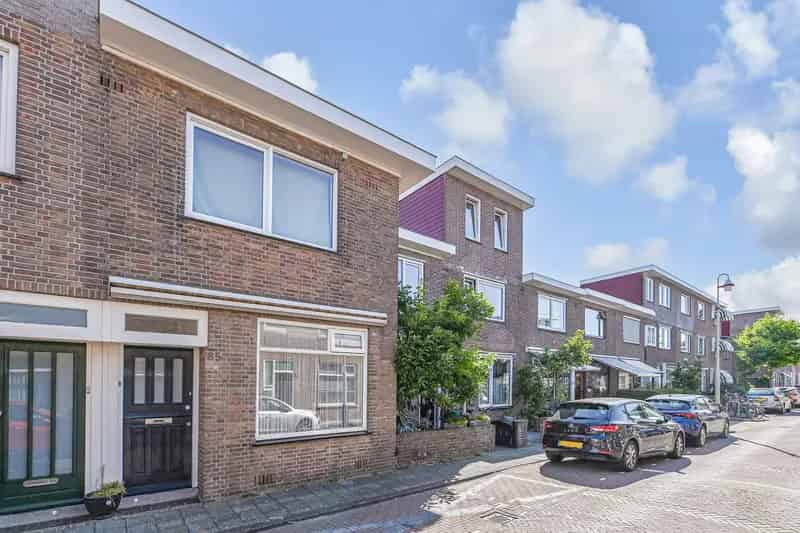 Vierkamer Tussenwoning Den Haag Nabij Strand en Duinen