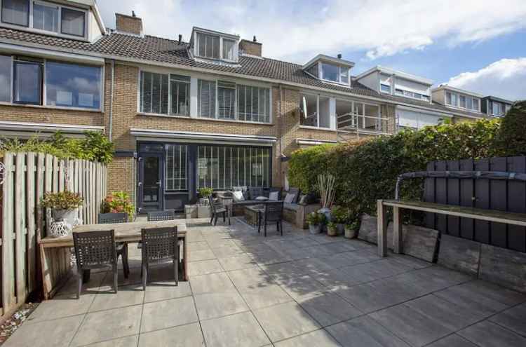 Lavishly furnished accommodation 10mins Amsterdam