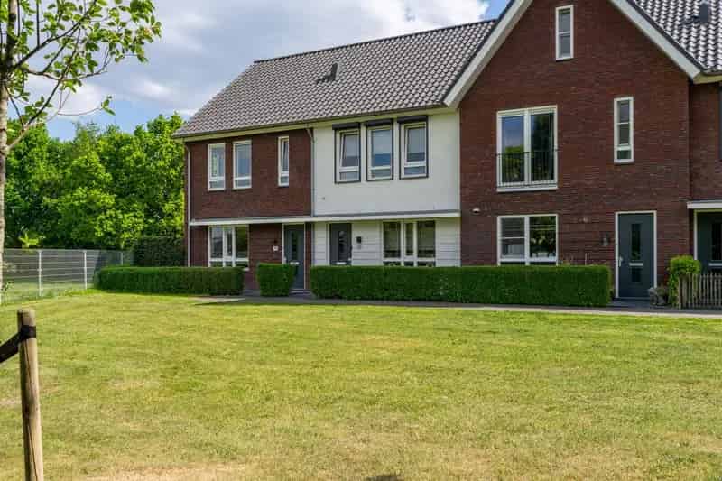 Luxe Tussenwoning Waspik 3 slaapkamers Moderne Keuken Diepe Tuin