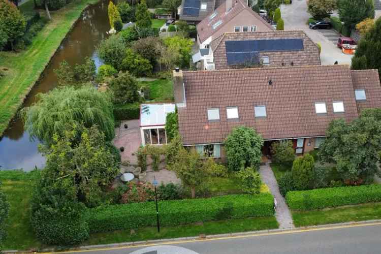 Riante Villa Wilnis 5 slaapkamers 2 badkamers Multifunctioneel Prive Gedeelte