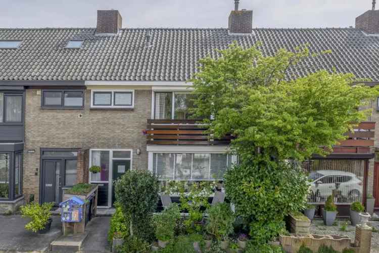 Huis te koop Spijkenisse 5 slaapkamers moderne keuken zonnige tuin