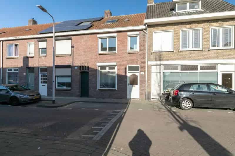 Gezinswoning Tilburg 3 slaapkamers ruime berging