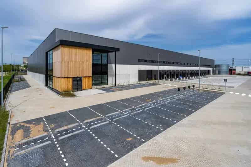 Bedrijfshal Moerdijk te Huur 15600m2  Logistiek Nieuwbouw