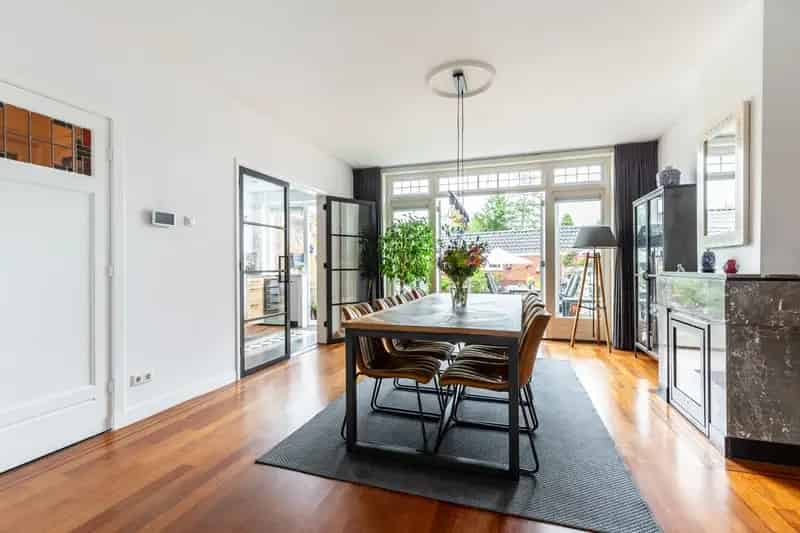 Huis te koop Heemstede: 6 slaapkamers, 2 badkamers, Jaren 30