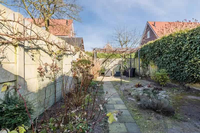 Jaren 30 woning te koop: 5 slaapkamers, diepe tuin