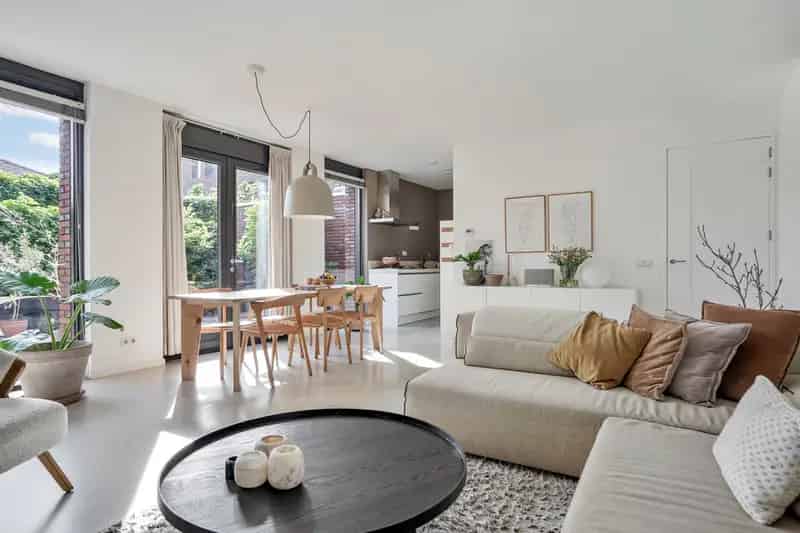 Moderne woning Piushaven Tilburg 3 slaapkamers tuin parkeerplaats