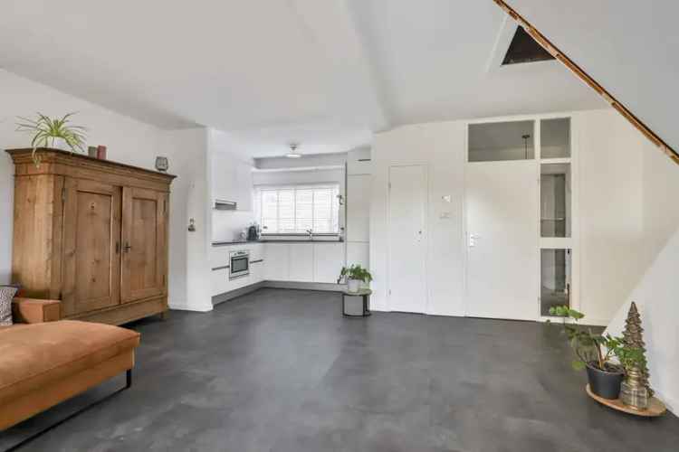 Ruime Hoekwoning Zilverkamp 4 slaapkamers Garage Tuin