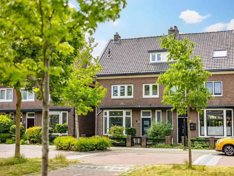 Huis te koop Zutphen: Ruime jaren 30 woning met 4-5 slaapkamers en tuin