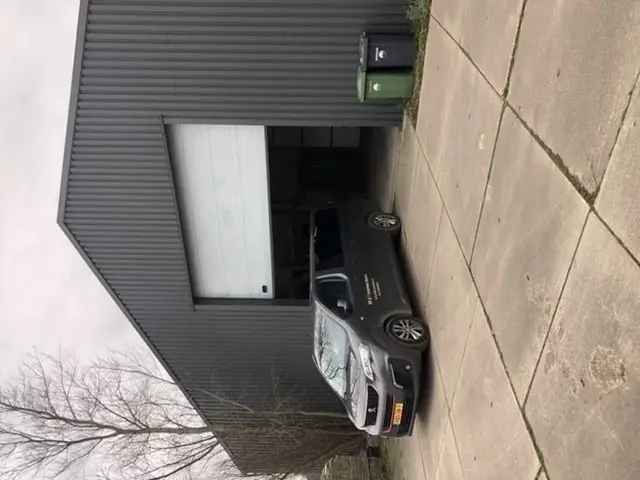 Bedrijfsloods 400m2 te huur Dronrijp