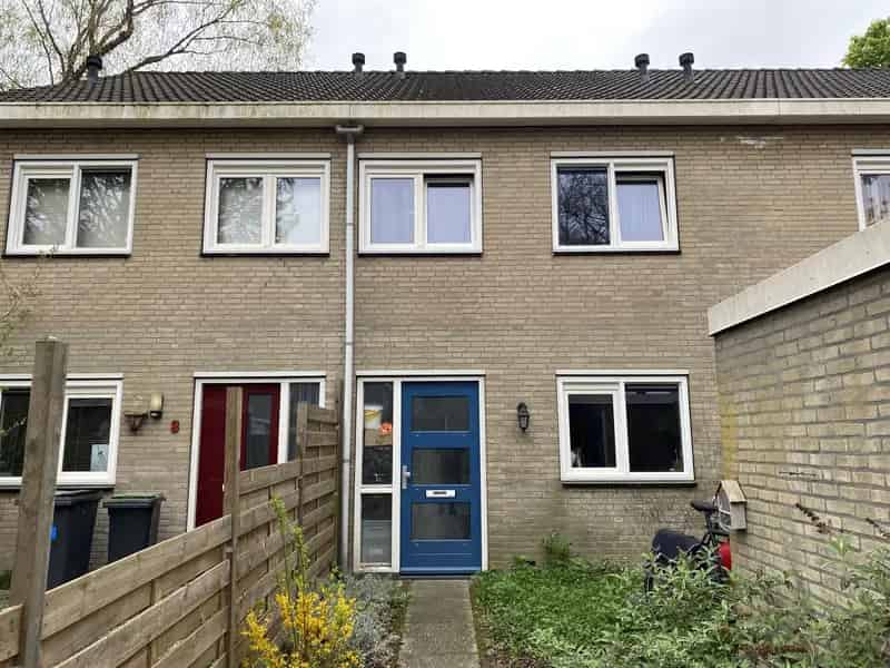 Ruime Eengezinswoning Nabij Scholen en Uitvalswegen