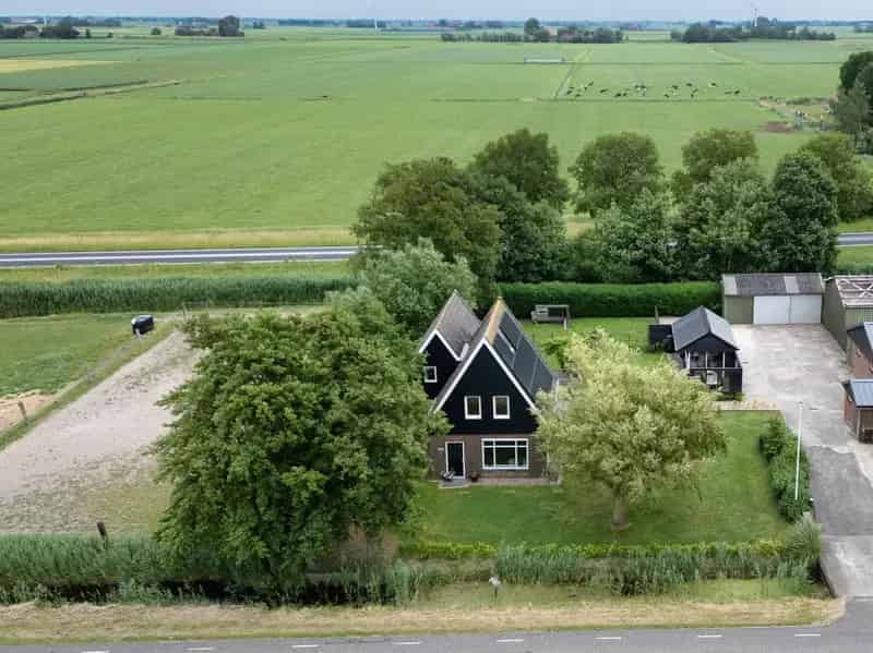Landelijk wonen in Workum: 4 slaapkamers, energielabel A, grote tuin