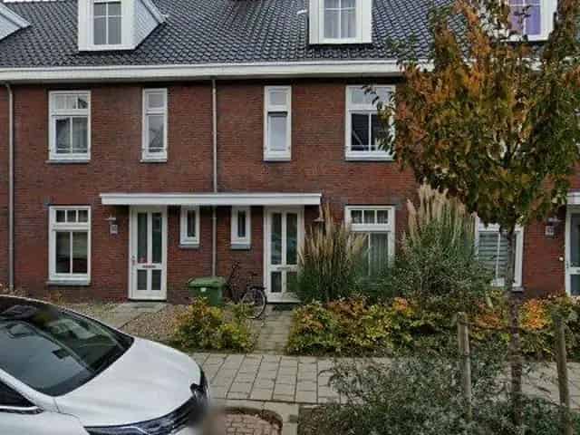 Moderne gezinswoning te huur Voorburg 5 slaapkamers 2 badkamers