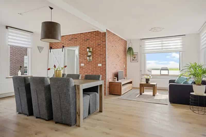 Vrijstaande woning Emmer Compascuum  Gerenoveerd  Royale Tuin