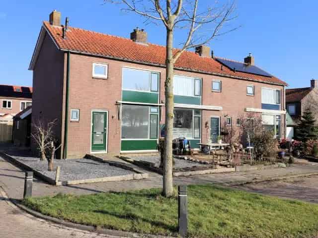 Geringe Renovatie Hoekwoning Ossenzijl