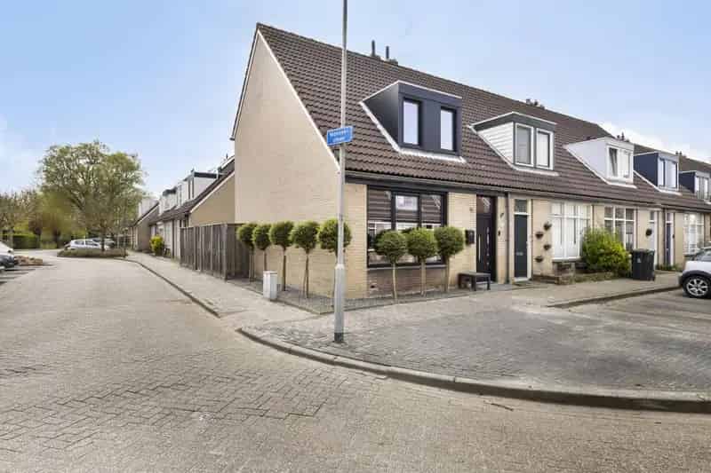 Hoekwoning Goese Polder 4 slaapkamers moderne badkamer tuin op het zuiden