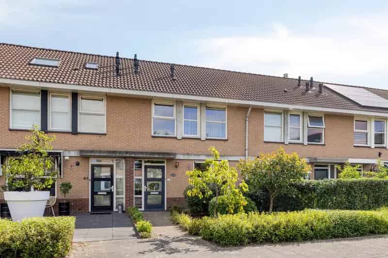Huis te koop Barneveld: 3 slaapkamers, 112m², uitgebouwde woning