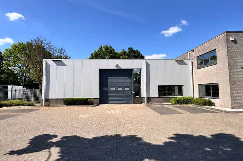Bedrijfshal te huur Waardenburg A2 690m²