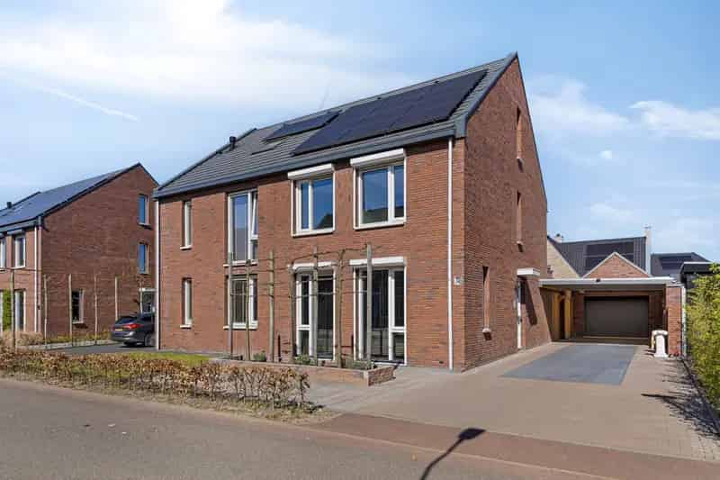 Twee Onder Een Kapwoning Goes 4 slaapkamers Garage Tuin