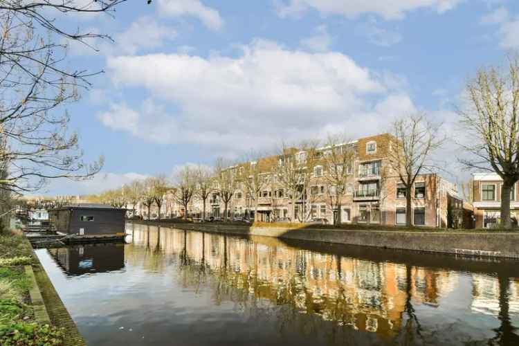 Luxe Penthouse Gouda: 2 Slaapkamers, Terras & Balkon