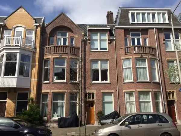 Statenkwartier Bovenwoning: Ruime 1 1 2 Familiehuis Nabij Strand en Internationale Organisaties