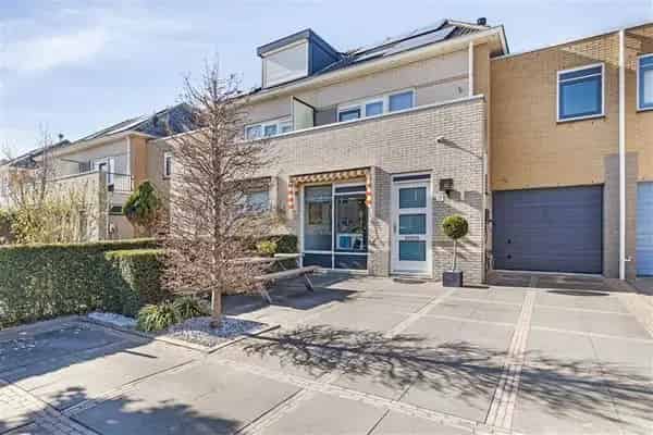 Ruime 4 Slaapkamer Familiehuis Parkwijk Almere