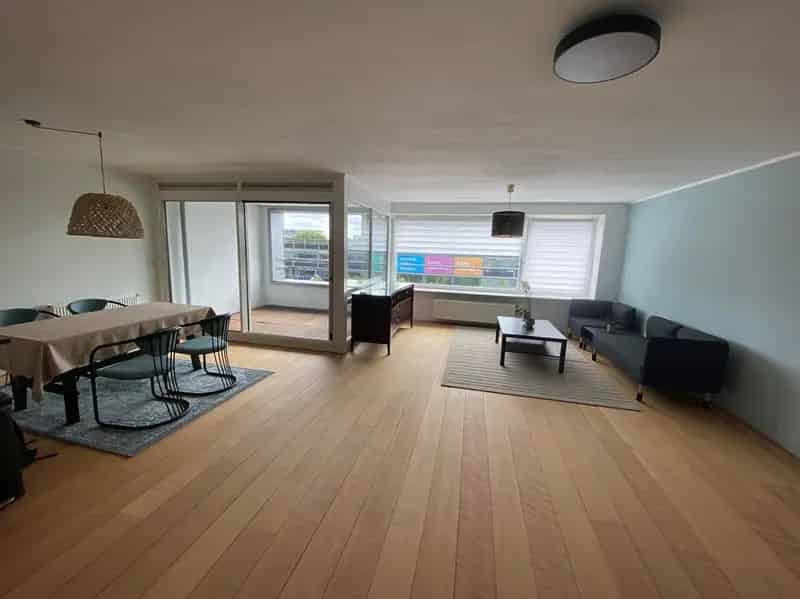 Gemeubileerd Appartement 110m2 2 Slaapkamers 1 Badkamer Balkon Zuid