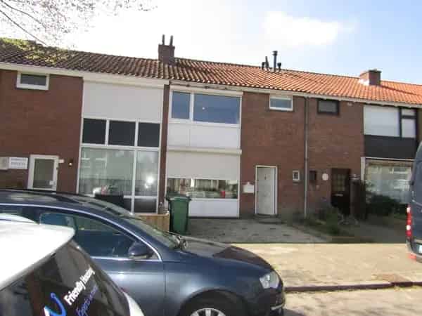 Studio Eindhoven Marshallweg: Gestoffeerd en gerenoveerd