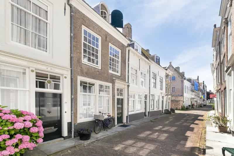 Rijksmonumentaal Herenhuis Middelburg Centrum 3 Slaapkamers Garage