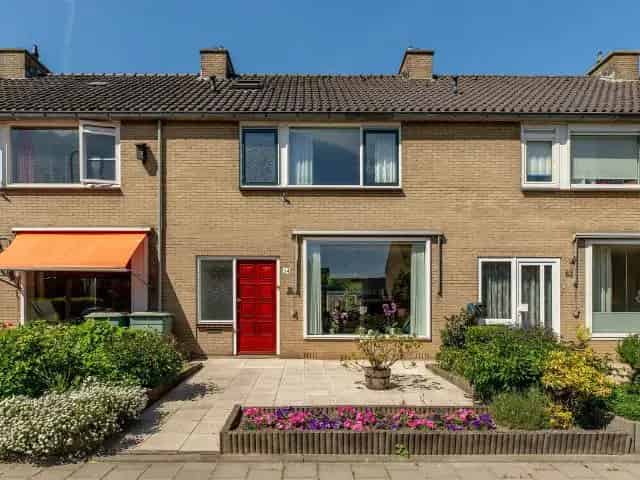 Gezinstussenwoning 4 slaapkamers Barendrecht