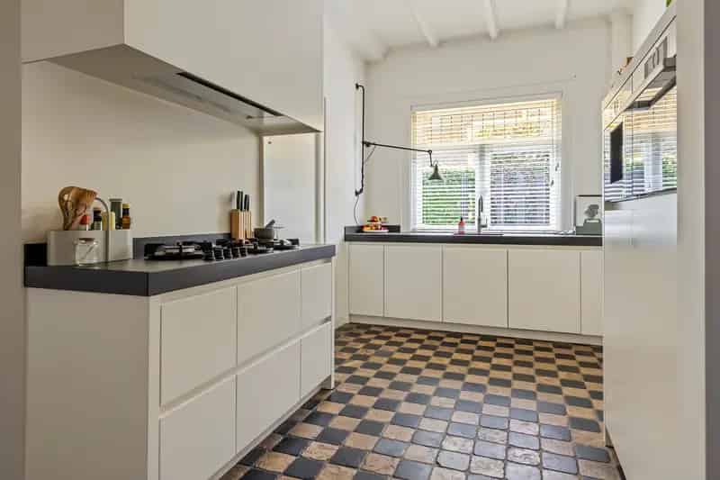 Jaren 30 Villa 5 slaapkamers ruim bijgebouw Veenendaal