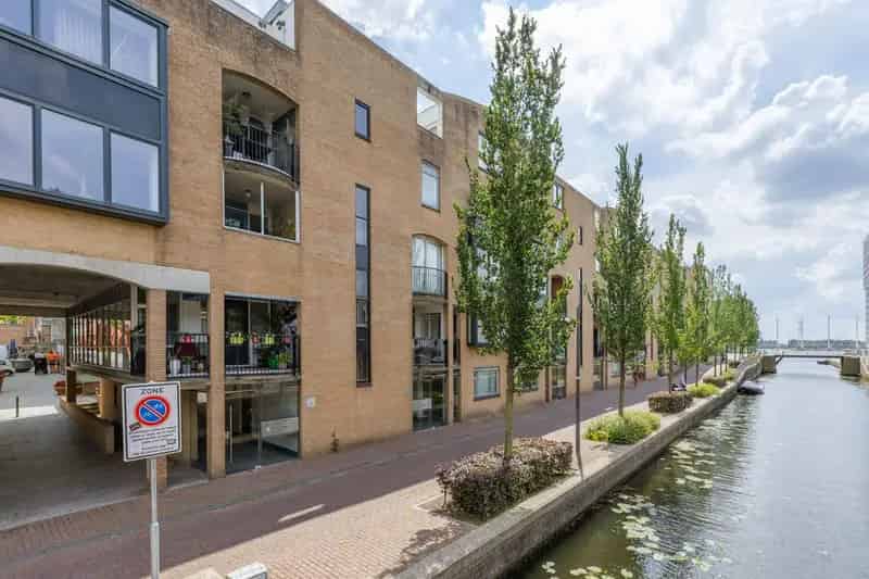 Appartement Olstgracht Almere 3 Kamer 62m2  Uitzicht Gracht