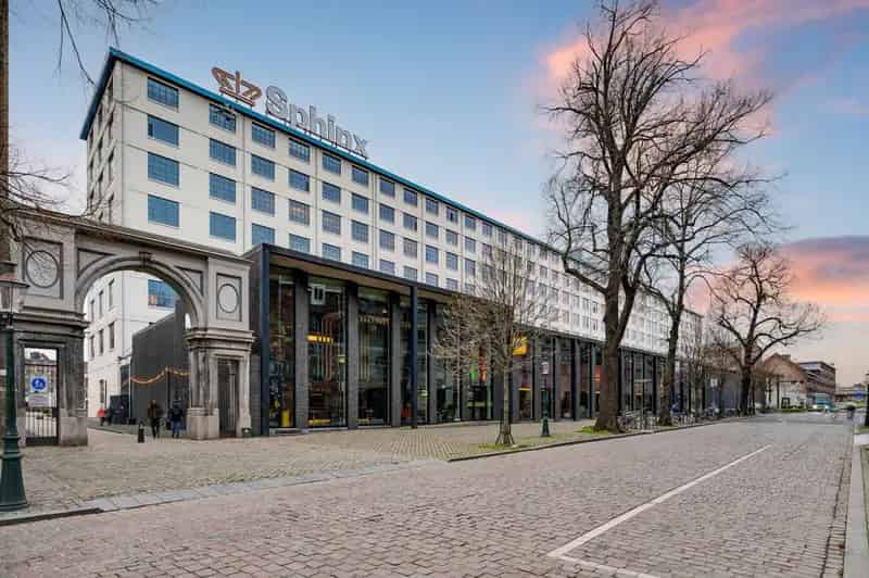 Luxe Loft Maastricht: Industrieel Design & Uitzicht