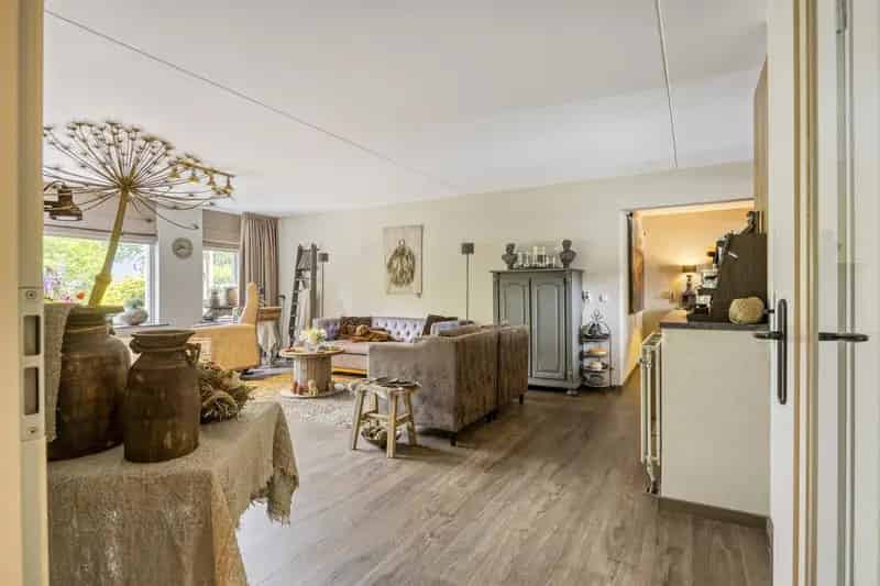Gelijkvloers appartement met tuin nabij winkels