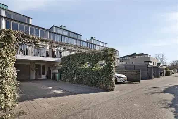 Drive-in woning Purmer Zuid: Ruime tuin, moderne keuken, 2 slaapkamers