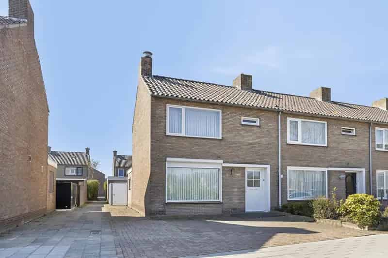 Hoekwoning Etten Leur 3 slaapkamers Garage Tuin