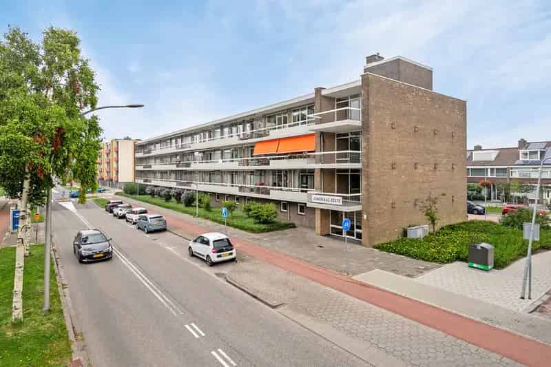 Ruim appartement 100m2 Zwijndrecht Balkon Lift Garage NS Station