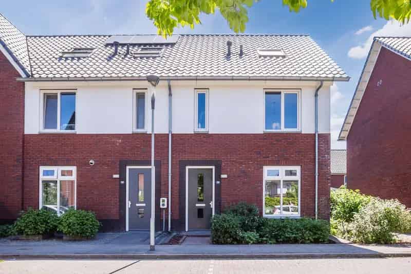 Moderne Hoekwoning 5 Slaapkamers Lent