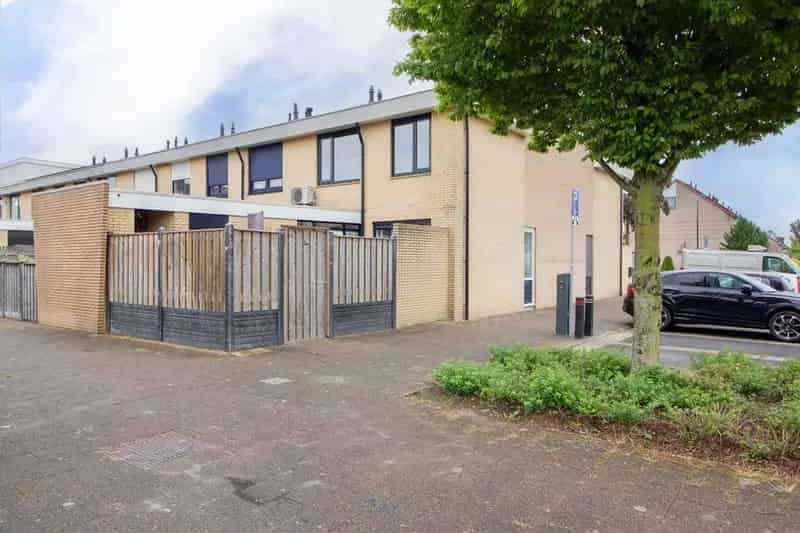 Instapklare Hoekwoning 3 Slaapkamers Bunschoten Spakenburg