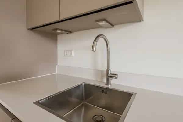 Utrecht Lombok: 3 Slaapkamers Bovenwoning te Huur