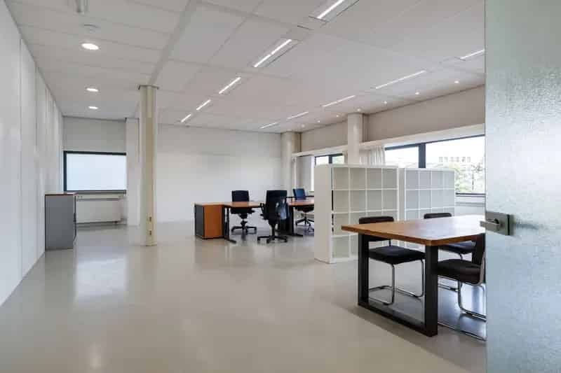 Bedrijfshal Houten te Huur Showroom Kantoorruimte 176m2
