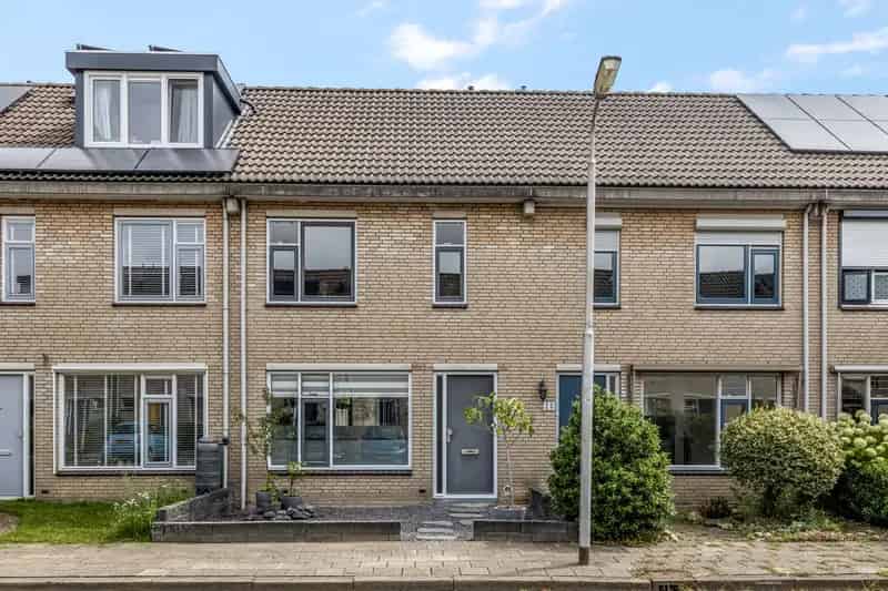 Huis te koop Amersfoort: 2 slaapkamers, ruime zolder, diepe tuin