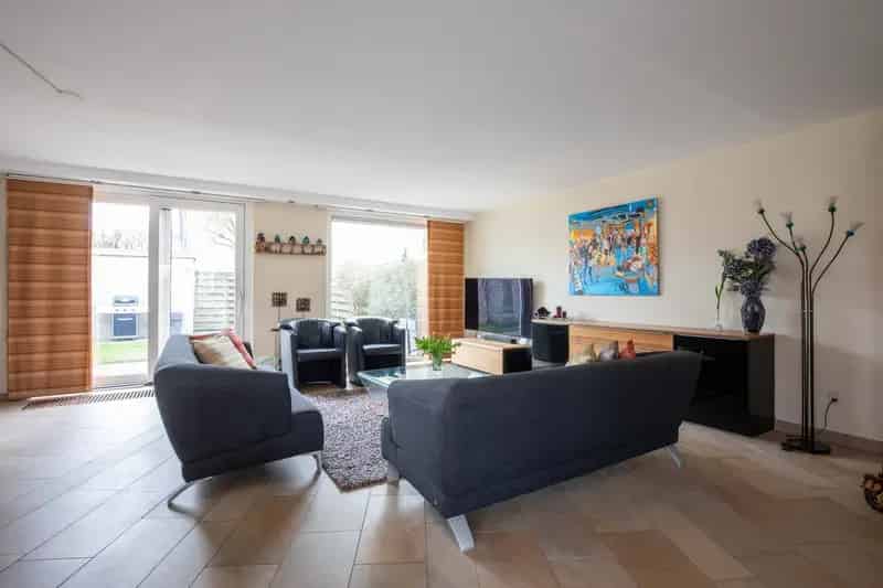 Huis te koop Amstelveen Westwijk 4 slaapkamers grote tuin