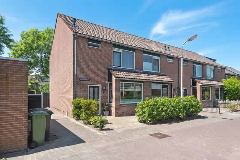 Huis te koop Koog aan de Zaan - Ruime hoekwoning Westerkoog
