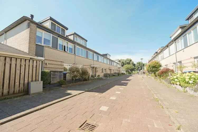 Hoekwoning Maaswijk 3 slaapkamers moderne keuken diepe tuin