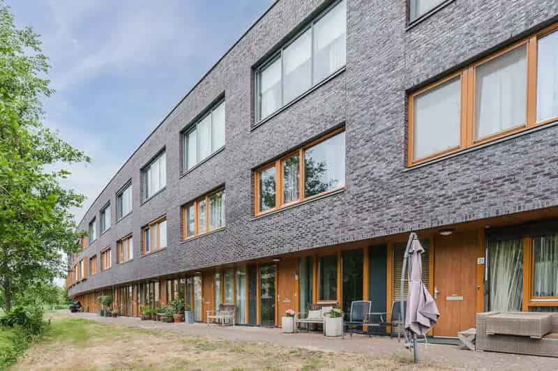 Huis te koop Uithoorn: Luxe 4 Slaapkamers Gemeubileerd