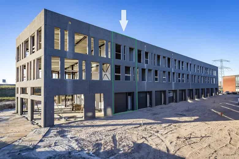118 m2 Kantoorruimte te Koop Almere A6